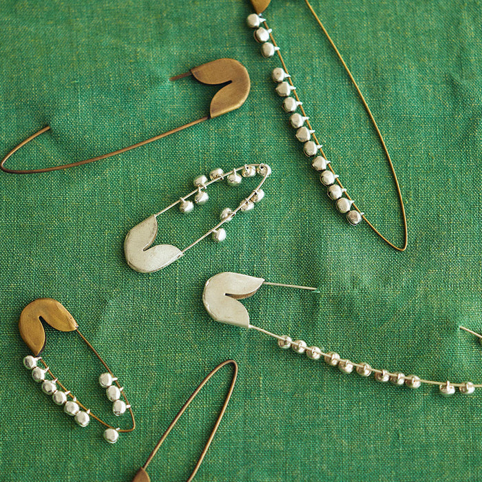 Fog Linen Work Brass Safety Pin with Bell (S)