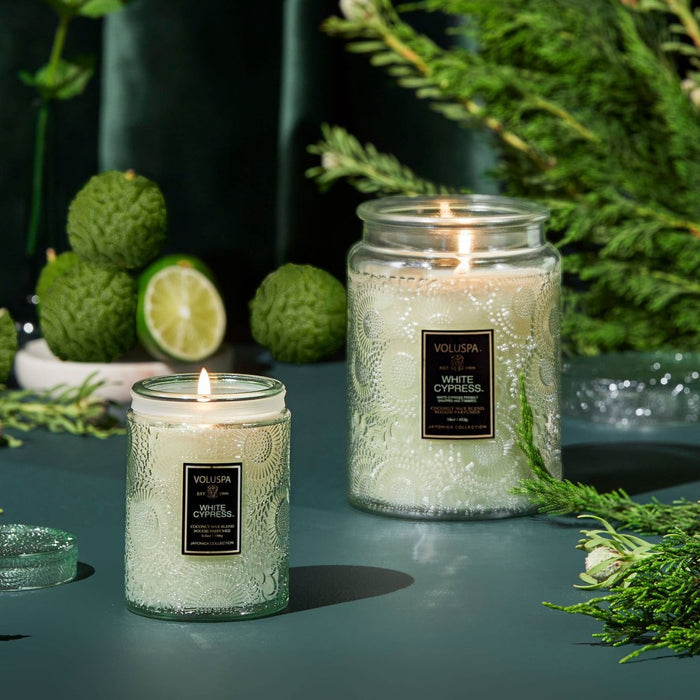 VOLUSPA White Cypress 100hr Candle + Glass Lid